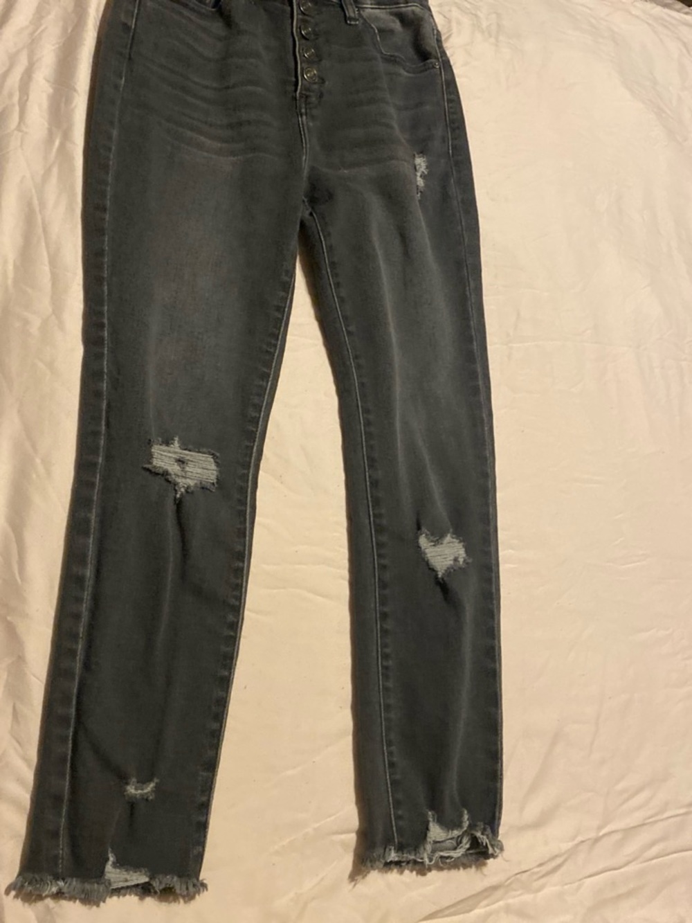 KanCan Black Wash Distressed Ankle Crop Jeans